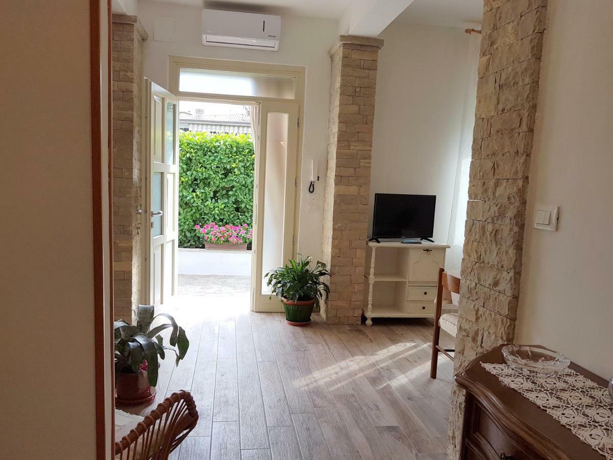 A Casa Di Clementina Apartment Raffa Bagian luar foto