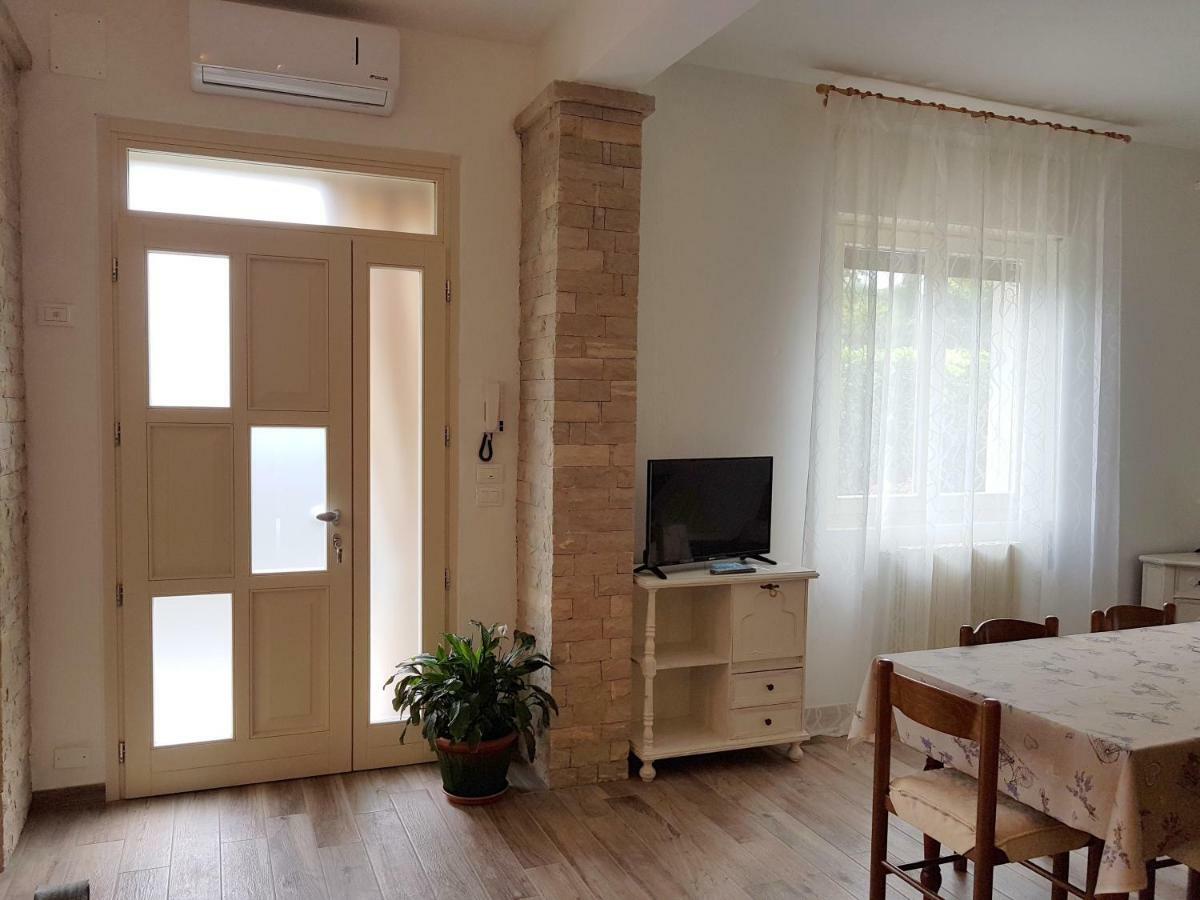 A Casa Di Clementina Apartment Raffa Bagian luar foto
