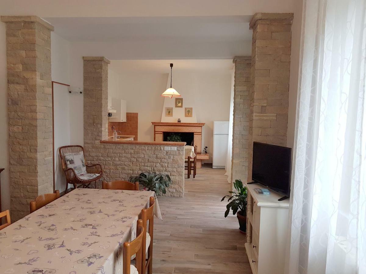 A Casa Di Clementina Apartment Raffa Bagian luar foto